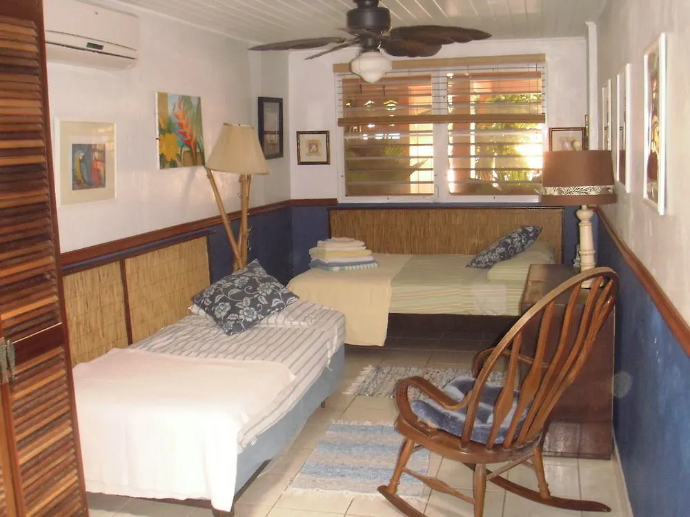 Esperanza Inn Guesthouse (Adults Only)